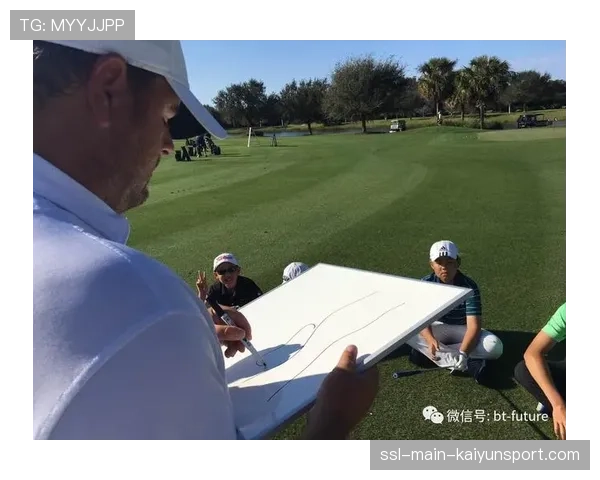 WNBA球员走进社区训练营,向青少年传授“快速决策”攻防转换技巧 WNBA球员走进社区训练营,向青少年传授“快速决策”攻防转换技巧